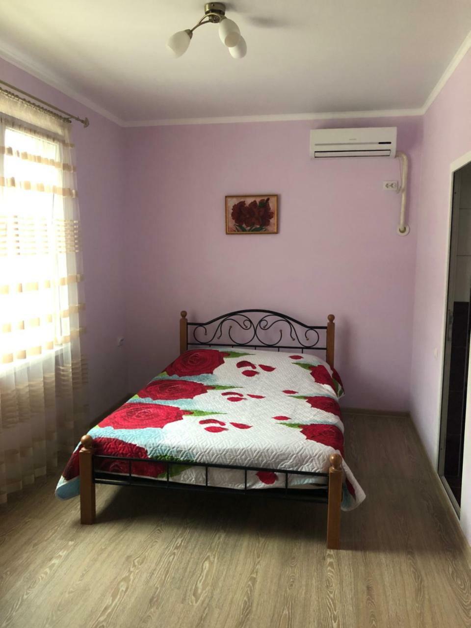 Guest House Nadia Sukhumi Exterior photo