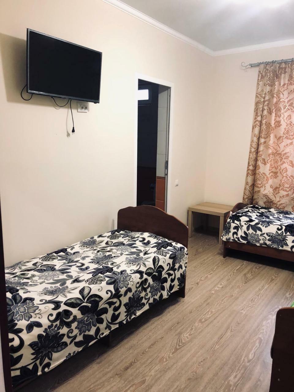 Guest House Nadia Sukhumi Exterior photo