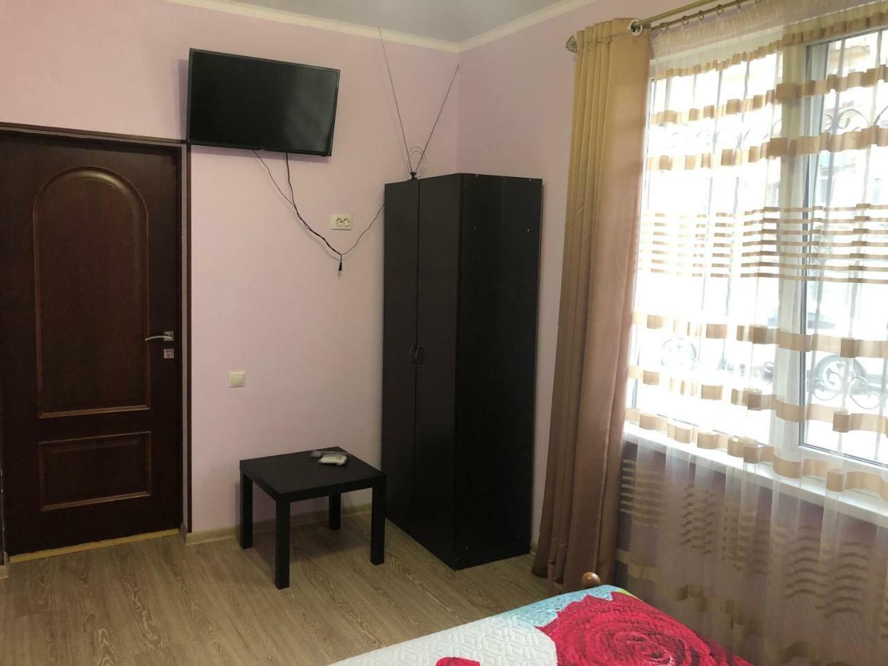 Guest House Nadia Sukhumi Exterior photo